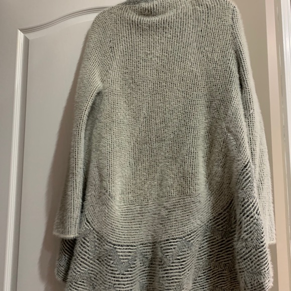 Super soft & cozy grey sweater - Picture 2 of 2